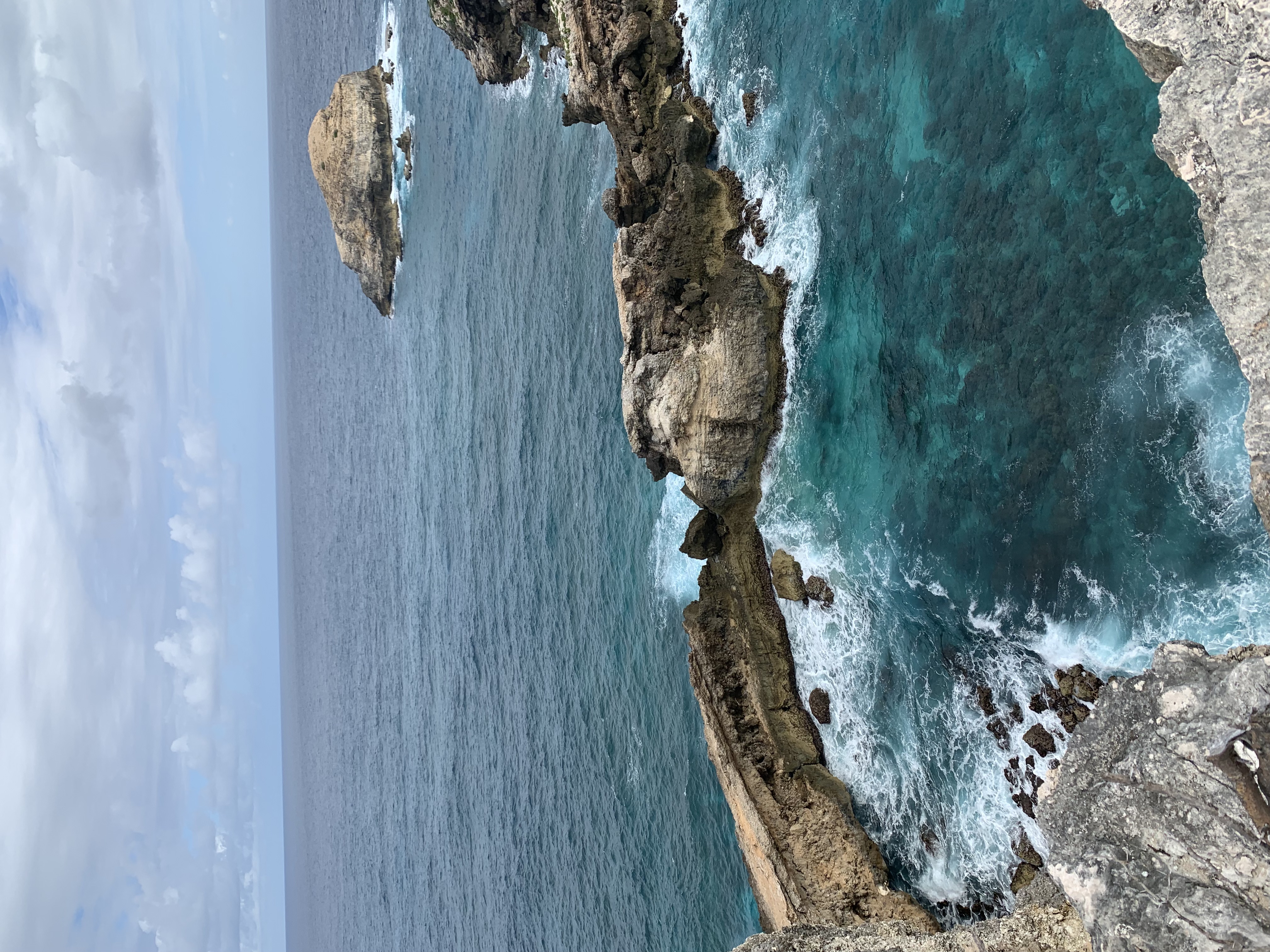 Falaises et mer turquoise
